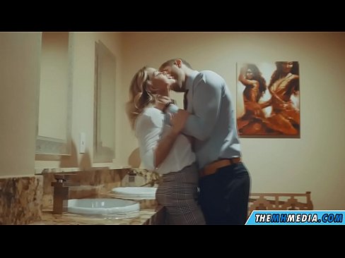 ❤️ Бүкіл аққұба сізді қоғамдық дәретханада азғырғанда Порно видео бойынша порно kk.rexporn-com.ru ️❤